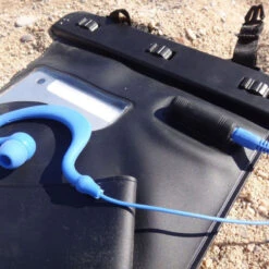 POCHETTE ETANCHE MP3 AVEC PRISE JACK ETANCHE SEAWAG 16 POCHETTE ETANCHE MP3 AVEC PRISE JACK ETANCHE SEAWAG -Railblaza Soldes Boutique pochette etanche mp3 avec prise jack etanche seawag 5