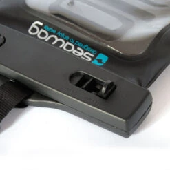 POCHETTE ETANCHE SMARTPHONE SEAWAG ROSE -Railblaza Soldes Boutique pochette etanche smartphone seawag rose 6